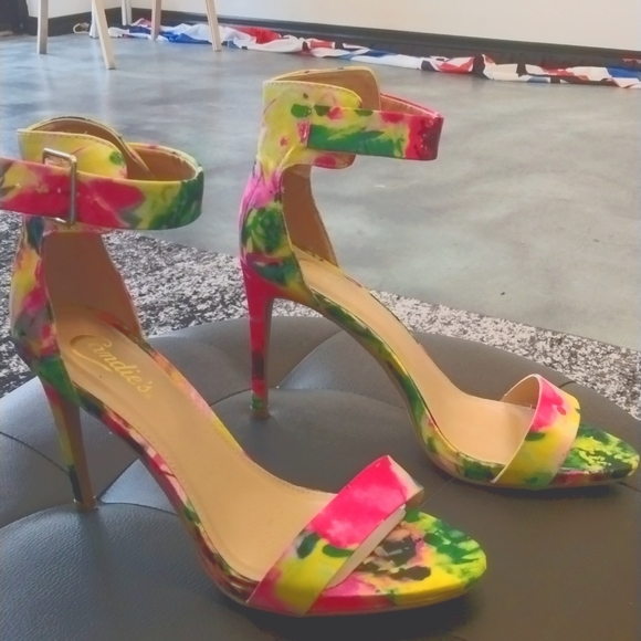 Fluorescent Heels 👠 - Picture 1 of 4